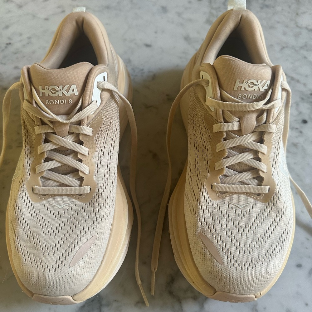 Hoka Bondi 8 Cream Running Shoes size 8.5